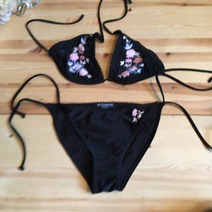 Never worn string triangle embroidered bikini